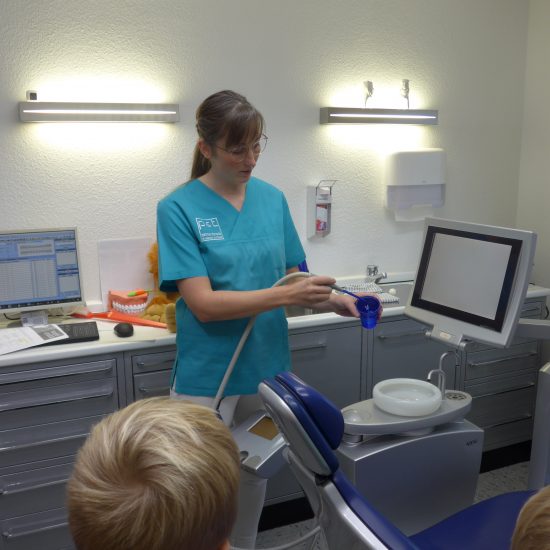 Besuch bei Zahnarzt Dr. Poersch & Team